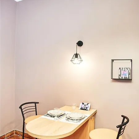 Apartment Designer In The Center *