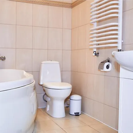 Designer In The Center Apartment